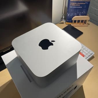 Apple Mac Studio - M1 Max 1