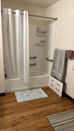 EVGR D Sublet March 13 to April 5 3