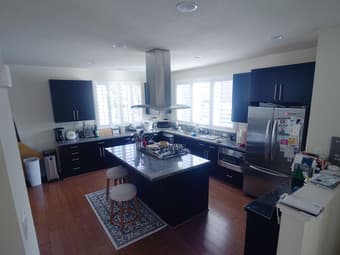 Gorgeous master bedroom available on the third floor 3