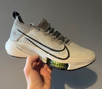 Nike Men's Air Zoom Tempo NEXT% Flyknit size 9.5 US 1