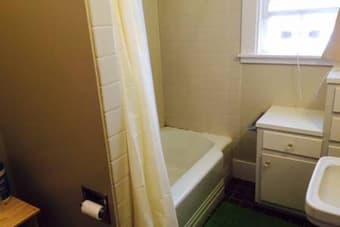 1B1B apartment within one block to Stanford after March 5th 3