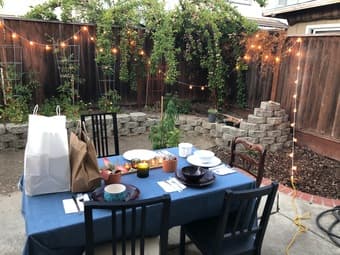 Looking for: 1 housemate in a large 5-bedroom home; move-in April/May 2