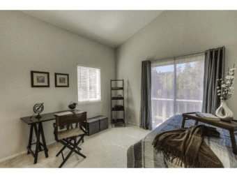 Mountain View 3b2.5b townhouse次卧出租 1