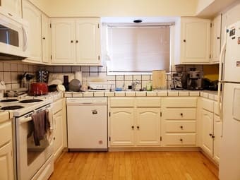 Room in a Safe Central Menlo Park 3BD/2.5BA House 2