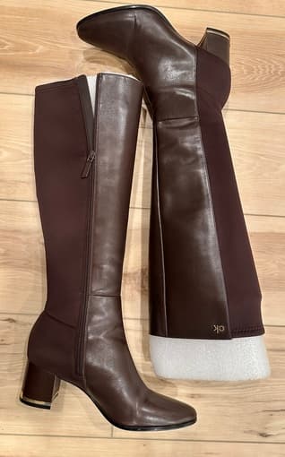 Brand NEW Calvin Klein Freeda knee high boot Size 8M 1