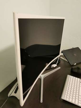 SAMSUNG 32 inch curved monitor 1