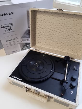 Portable turntable vinyl record player 1