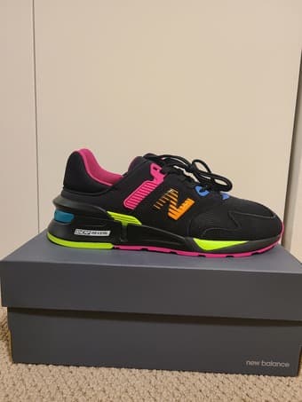 New Balance sneakers with cool colorway US size 11 2