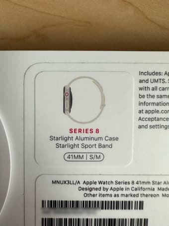 Apple Watch Series 8 (41mm, GPS + Cellular, Starlight Case + Band) 2