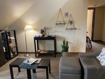 2 BR 2 BA fully renovated air-conditioned apartment in Mung 4