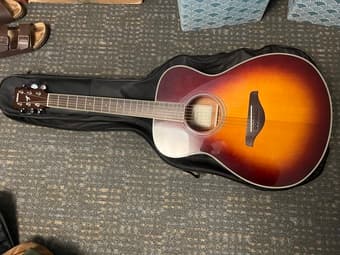 FOR SALE: Yamaha Transacoustic Guitar (Excellent Condition) 1