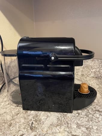 Nespresso Inissia $75 (new 150$) 1