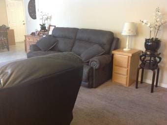 Room to rent in calm Menlo Park neighborhood - close to 101 2