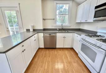 $1600/mo Sublet in Downton PA June1-Aug19 (flexible start) 3