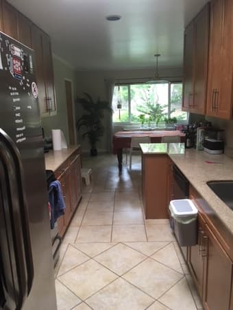 Master bdrm w/ ensuite ba available Jun/15-Sep/15 in Menlo Park 2