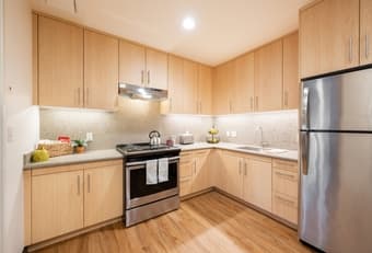 Summer sublet on campus (EVGR) 4