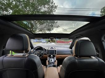 2018 Porsche Cayenne Platinum edition, low miles, clean title 3