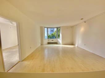 Repost: Private bed/bath available in 2b2ba SF condo near waterfront! 4