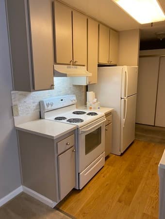 Spacious 1B1B, in unit laundry, next to San Antonio Shopping Center 4