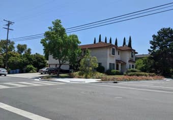 Spacious and comfortable room in 8B6B house at Palo Alto-start July 1 1