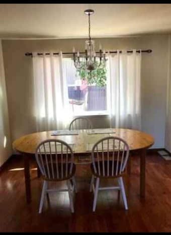 Room in a 3Bed 3Bath House Refwood Coty 3