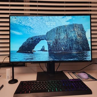 Dell UltraSharp U3219Q 32 Inch Monitor 4K UHD High Resolution 2