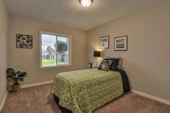 Private Bedroom in 3bd/2ba EPA Home! 1