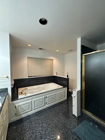 Furnished summer sublease! Primary bedroom w/ own bath in Palo Alto 2