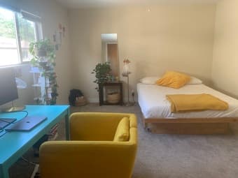 Beautiful PA summer sublet, 1 room in 2BR/2BA, shared pool ($1,800) 1