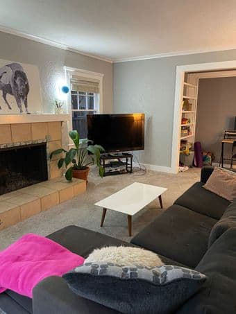 Large Master Bedroom & Private Bathroom near Stanford (July 1-Aug 5) 1