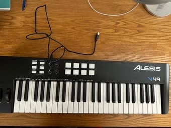 Alesis V49 Midi Keyboard Controller 2