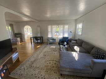 1 BR Summer Sublet in Sunny Off-Campus 4 BR/2 Bath House 3