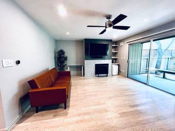 Modern Beautiful 1 bedroom condo in Mountain View - short term okay 2