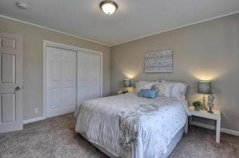 Private Bedroom w/private bathroom in East Palo Alto 2