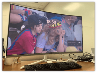 Samsung 32" Class 4K UHD Curved Monitor 曲面屏显示器 1