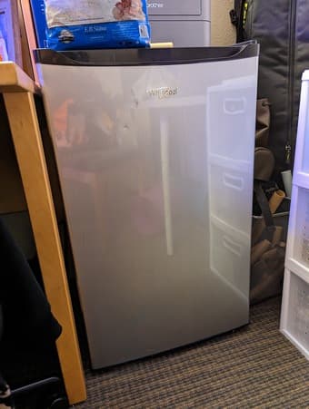Whirlpool Large (Mini) Fridge 3