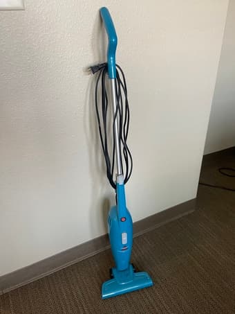 Vacuum cleaner - Pick up at Munger 5 1