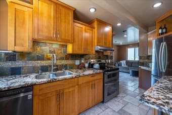 2BR/1BA Lower Unit in Brisbane, 30min from Stanford 2