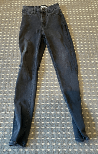 Madewell Black Skinny Jeans: “Curvy Roadtripper” 1
