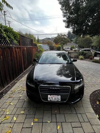 Selling car - 2011 Audi A4 2.0 Turbo 1