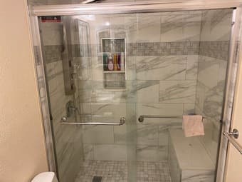 Private Bedroom w/shared bathroom in EPA 1