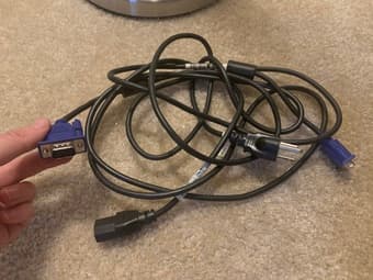 19-inch HP LE1901w Monitor + Power Cord + VGA Adapter Cord 3