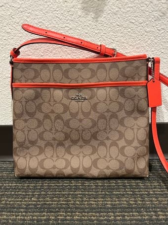Coach crossbody 1