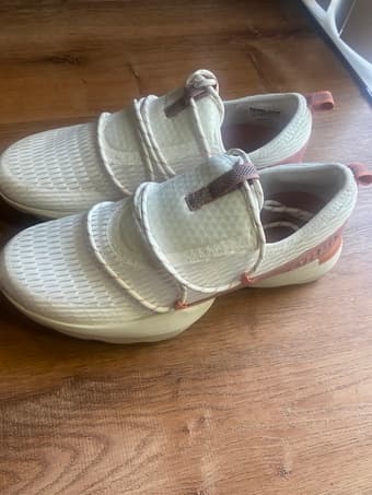 Cute walking sneakers - like new (worn once) 1