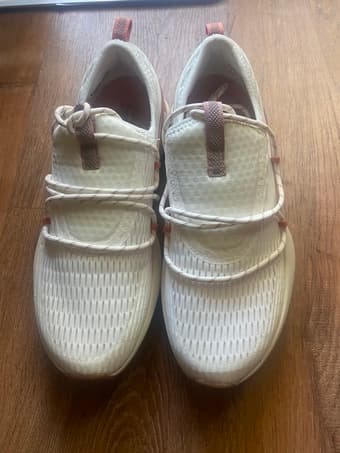 Cute walking sneakers - like new (worn once) 2