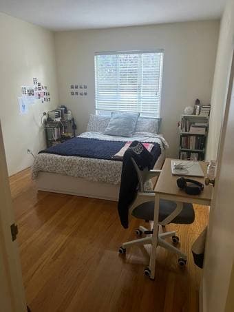 Room available 9/1 1.5 miles from Stanford in 4bd/3ba (only female) 1