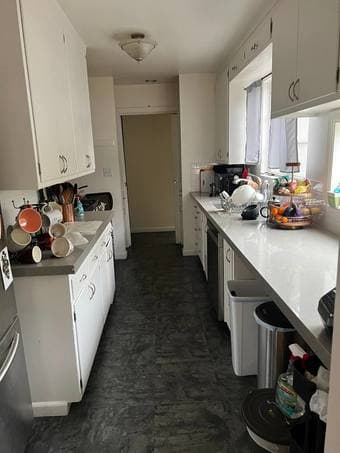 Room available 9/1 1.5 miles from Stanford in 4bd/3ba (only female) 3