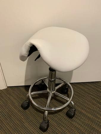 Microwave for 20$, Vacuum for 10$, revolving chair for 10$ 4