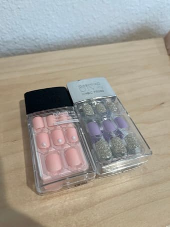 Press-On Gel Mani/Pedi 1