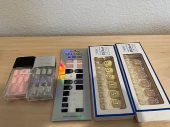 Press-On Gel Mani/Pedi 2